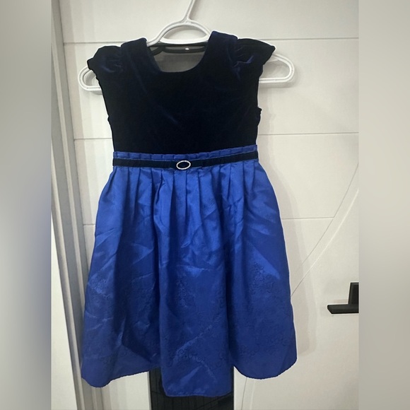 Jona Michelle: Girls Dress- Size 6 - Picture 10 of 13